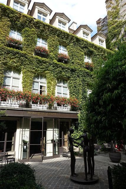 Le Pavillon de la Reine